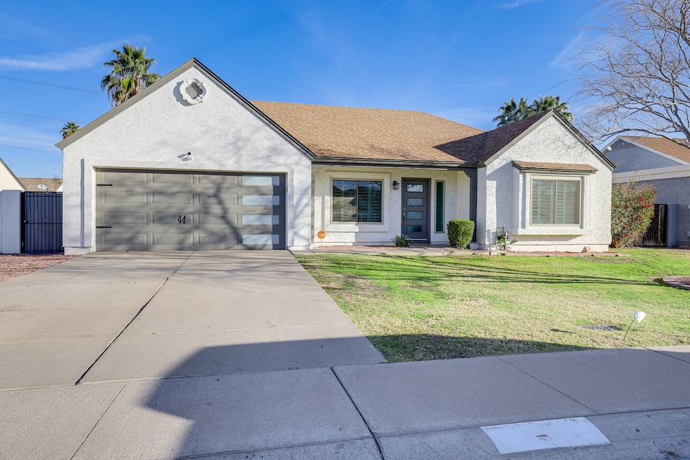 Bright Tempe Home w/ Fenced Backyard! view 4