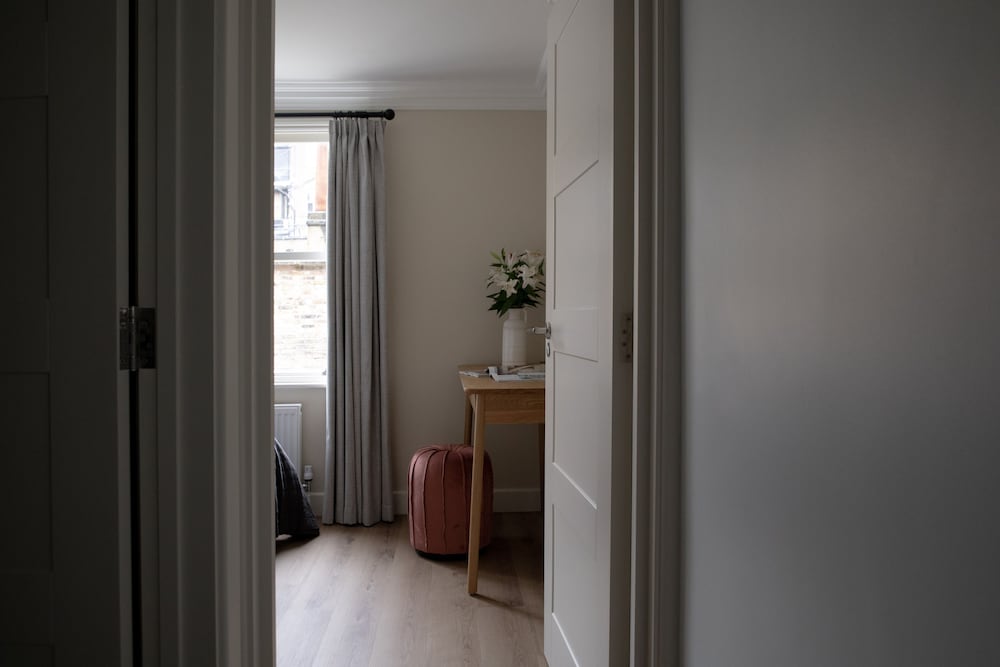Gulaid House Knightsbridge by Bob W London