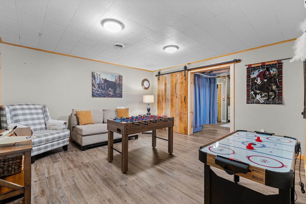 Smoky Everest 4 Bedroom Chalet