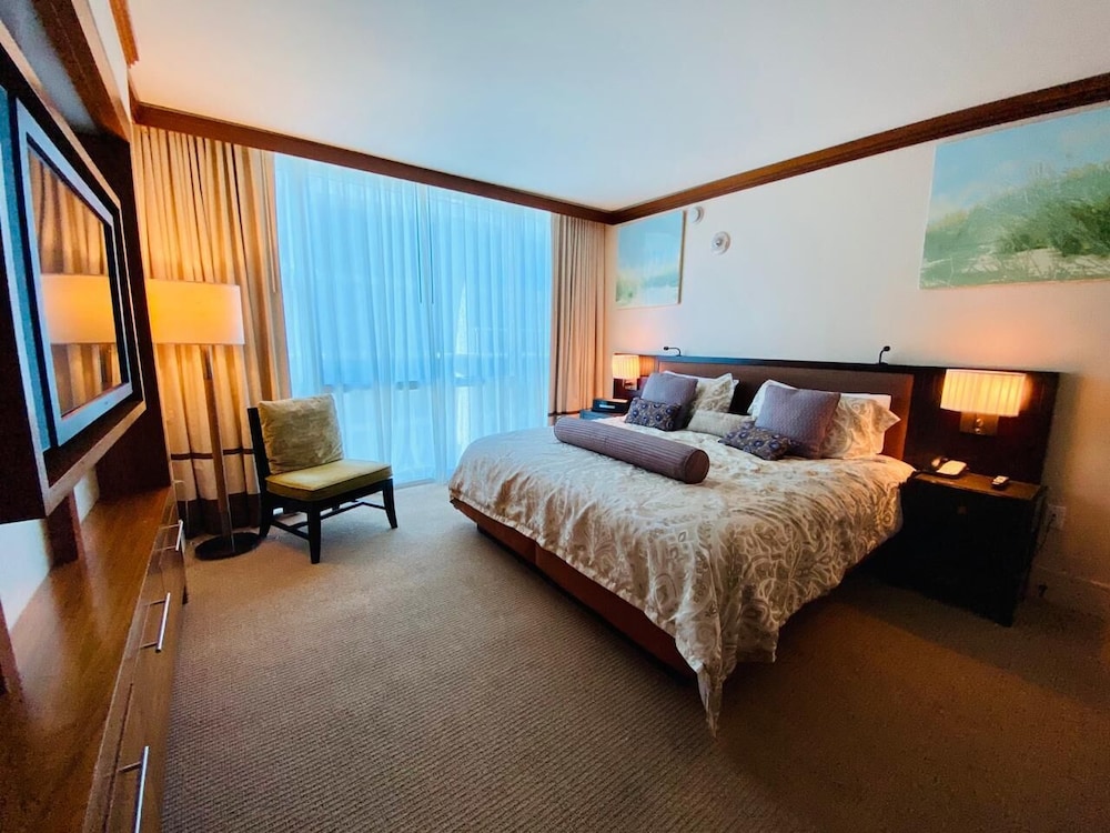 Carillon Miami Beach Private Suites