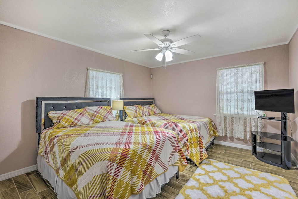 10 Mi to Coquina Beach: Spacious Bradenton Duplex view 2
