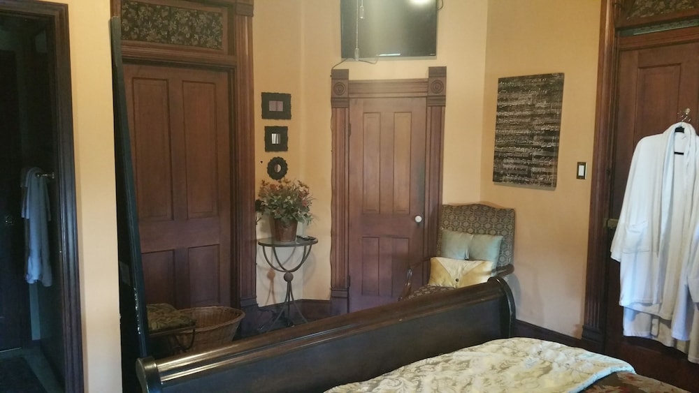 Fig Tree Manor