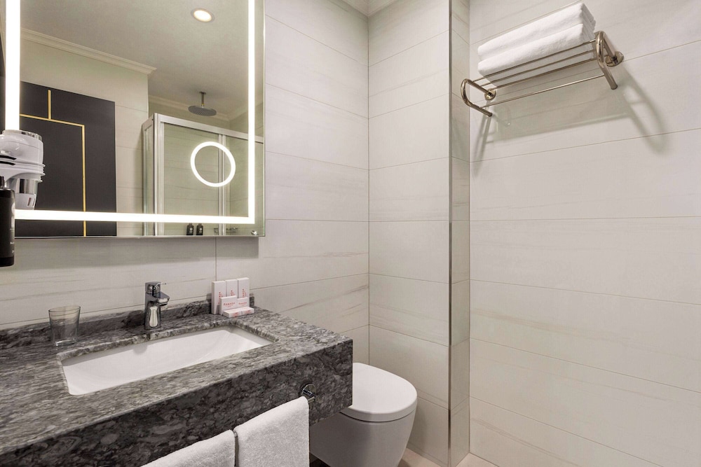 Ramada by Wyndham İstanbul Ümraniye - Image 29