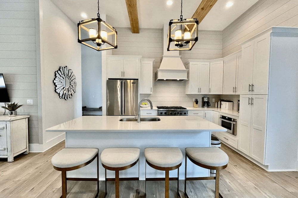 Casa d Azure by Avantstay Sleeps 18 Private Pool Golf Cart Included