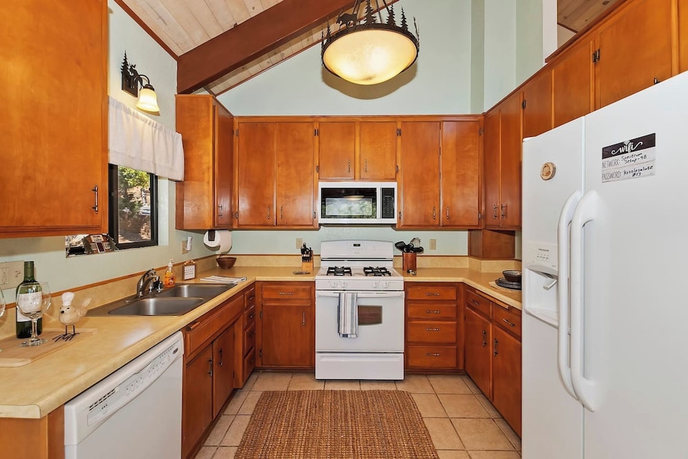 Everwood Serenity Treehouse