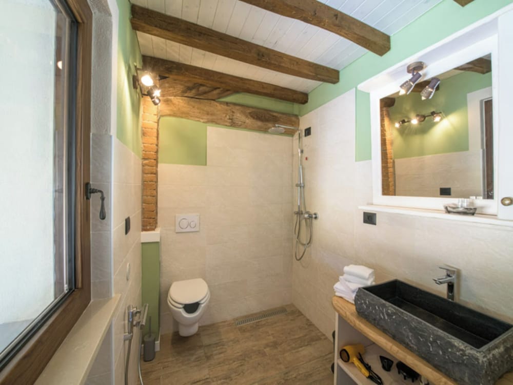 Room-charming Alessandria Retreat With Q