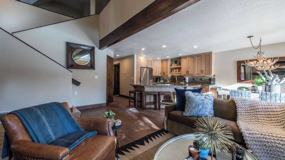 Jupiter Peak by Avantstay Near Deer Valley Base w/ Hot Tub!