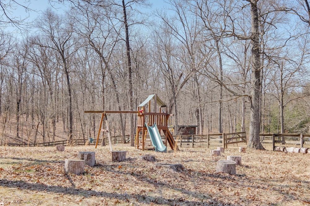 Waterfront Cabin on 32 Acres in Leesburg!