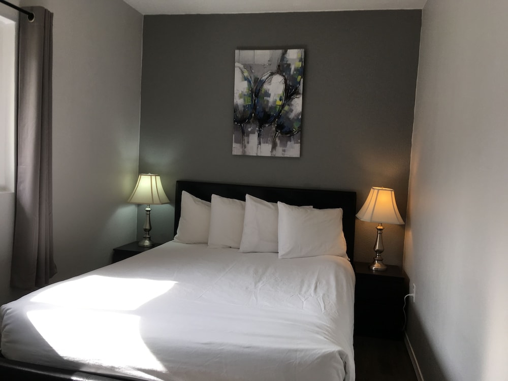 Maple Leaf Motel & RV Resort view 4