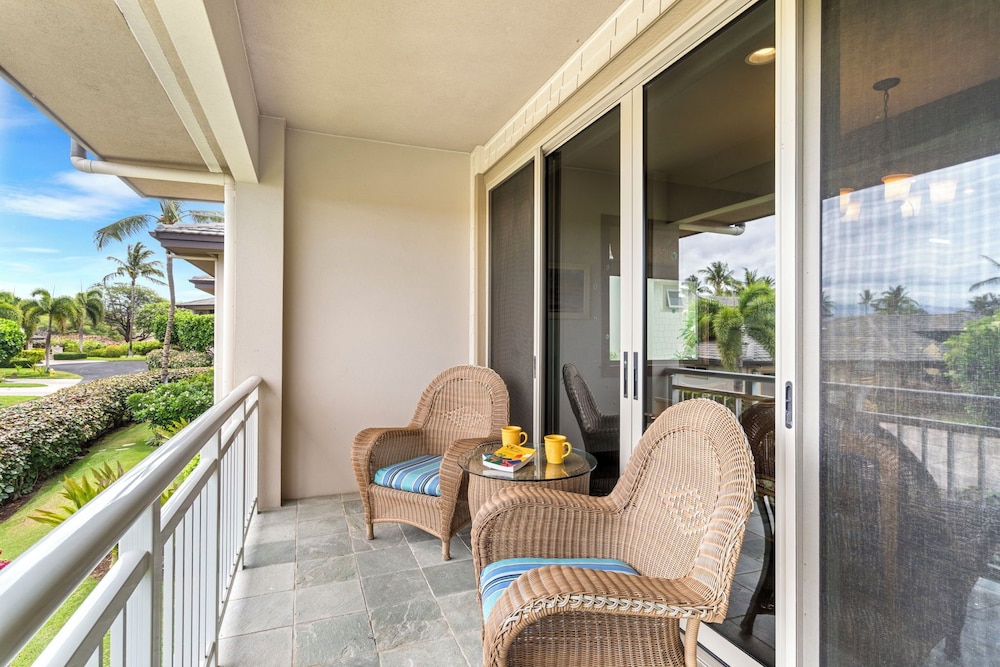 Close to Beaches & Restaurants - Spacious Townhome - Concierge Incl- Vrkcv