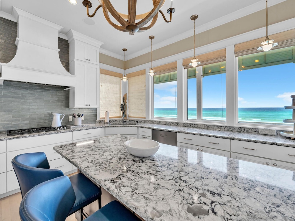 4BR Beachfront Home With Hot tub & Private Beach Access!