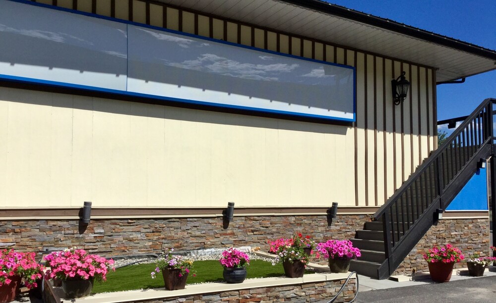 Riverside Motel