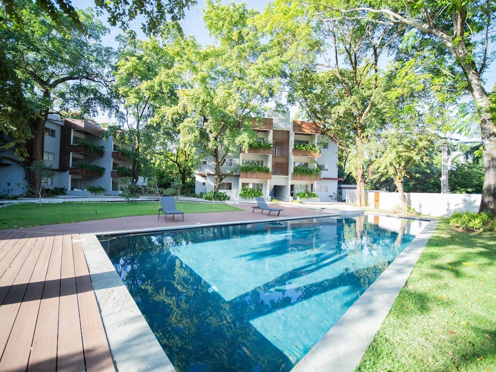 Caribbean Breeze - 2BR Apartment Close to Beach!
