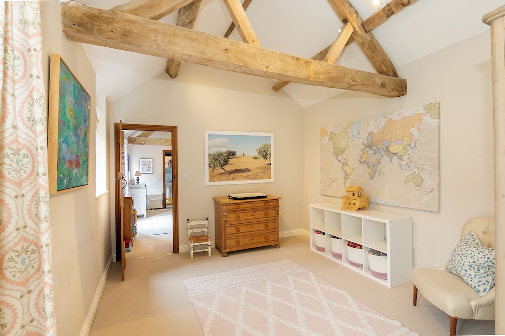 Stunning 4BD Family Home Near Banbury