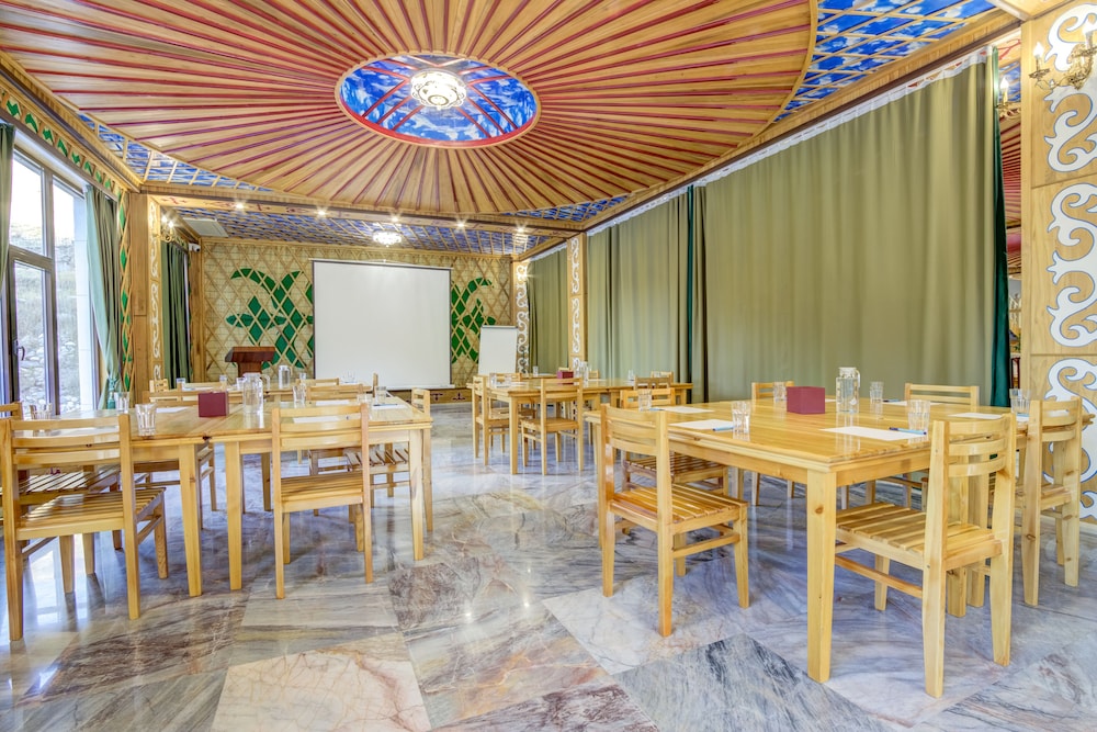 meeting & event spaces