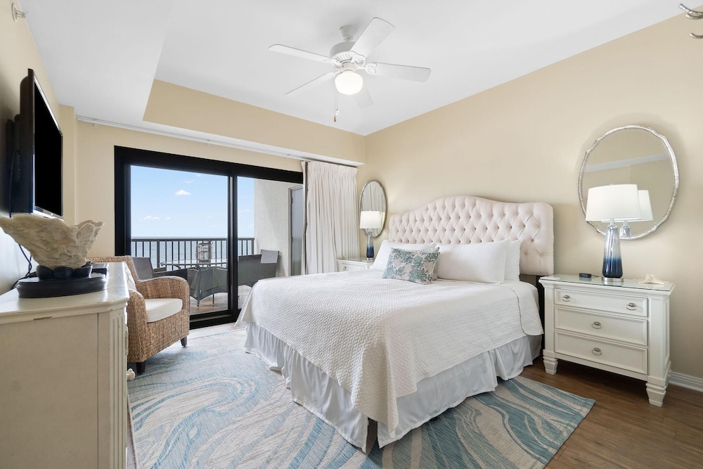 The Palms West 813