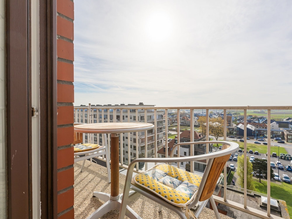 Apartment With 2 Bedrooms and sea View