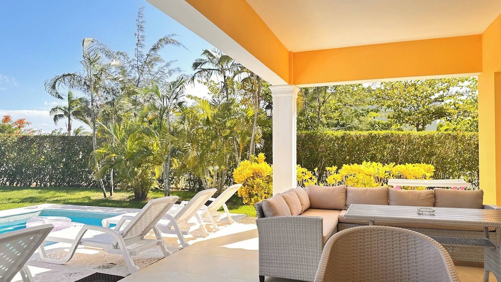 Villa With Pool in Santa Fe