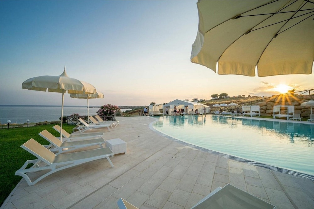 Apartment With Garden or Terrace Near sea