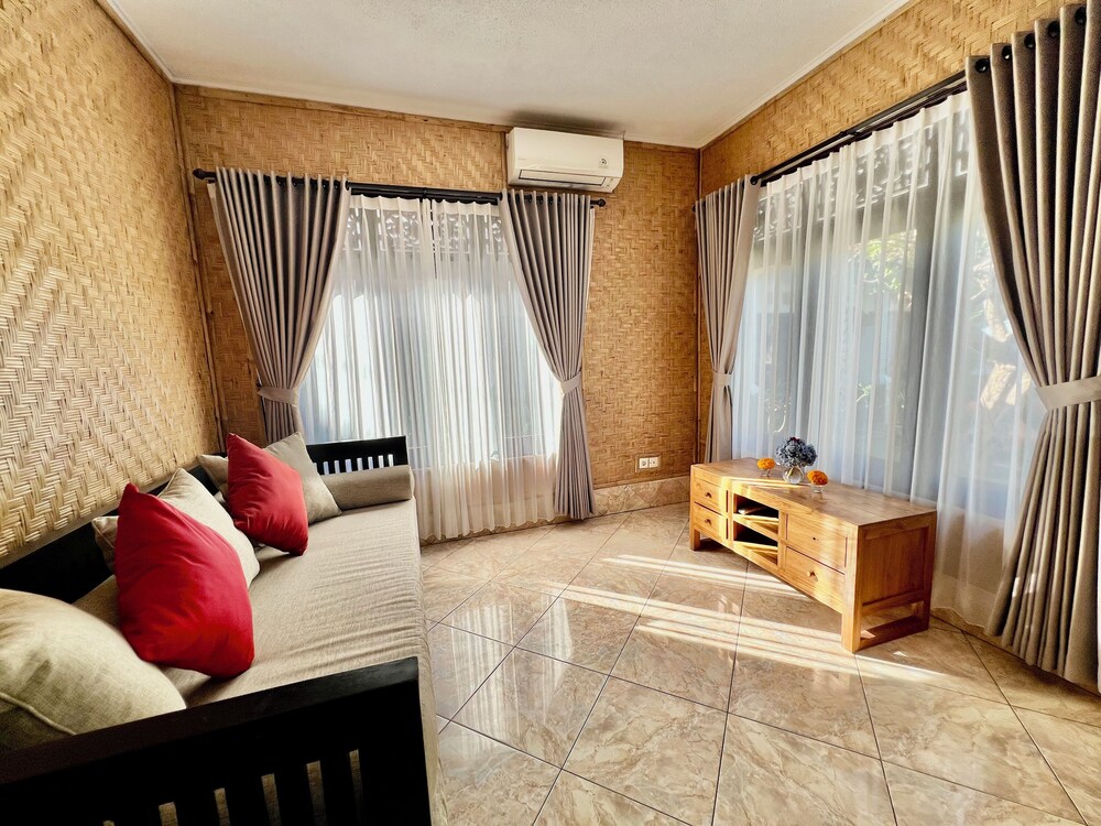 Villa Tiga Naga Sanur