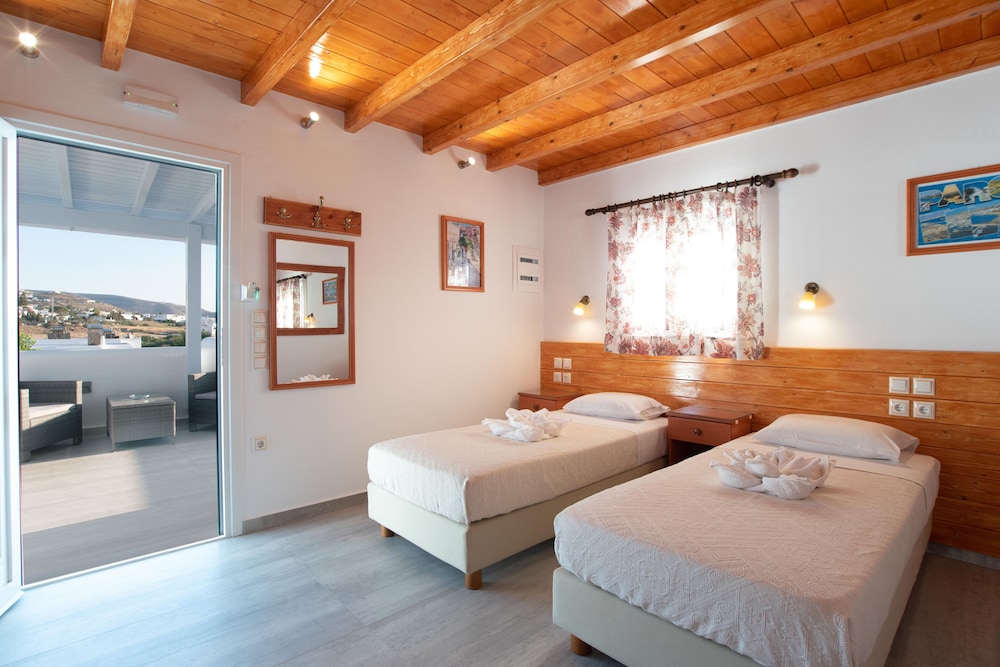 Kontaratos Studios & Apartments