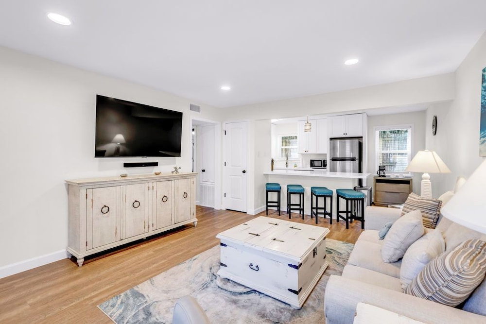 Porter Condos