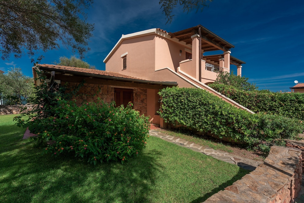 San Teodoro Apartments