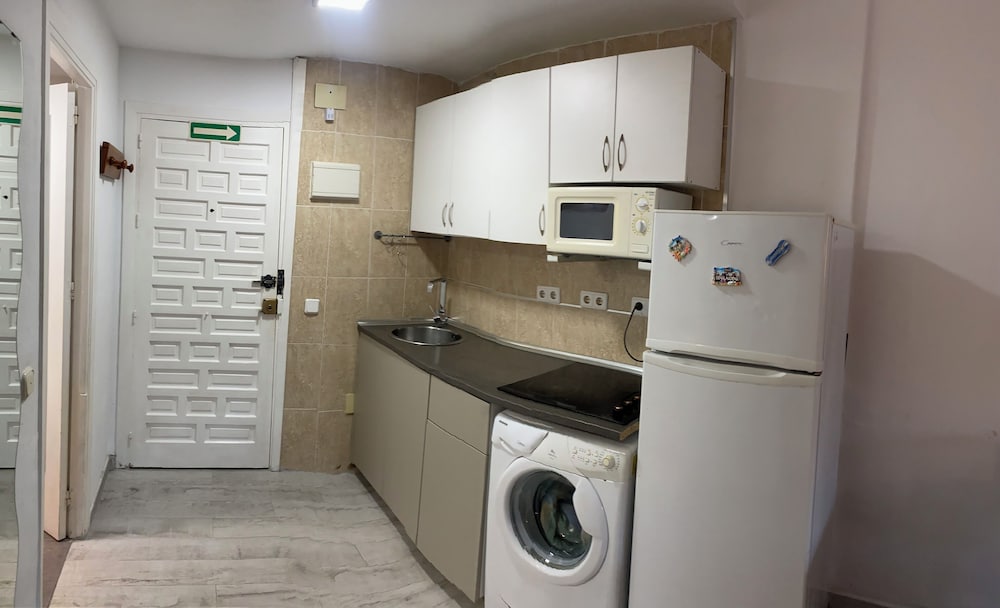 Apt In Benal Beach Resort, Wifi, 100m From Beach