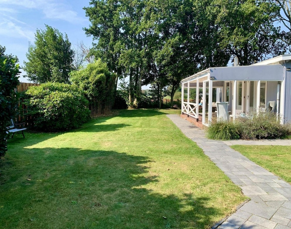 Coastal Hideaway Bungalow With Garden