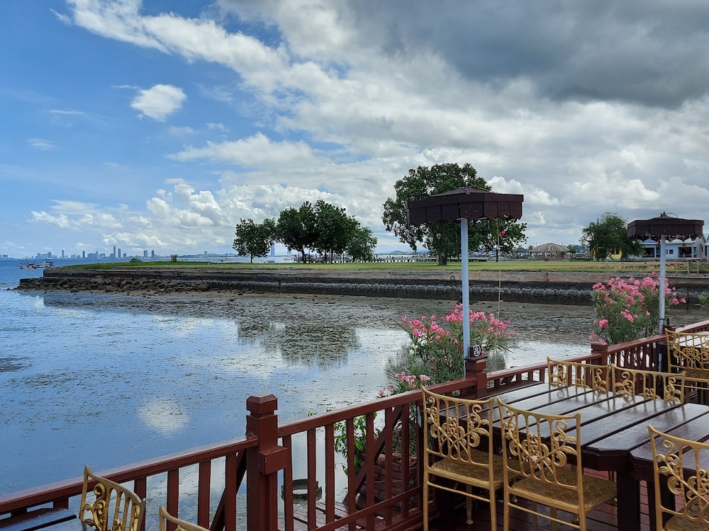 Hotel Ruantalay Bangsaray Resort - Image 1