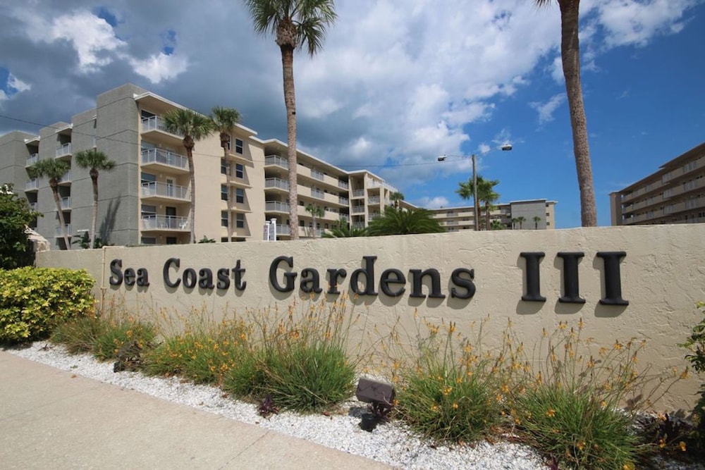 Sea Coast Garden I