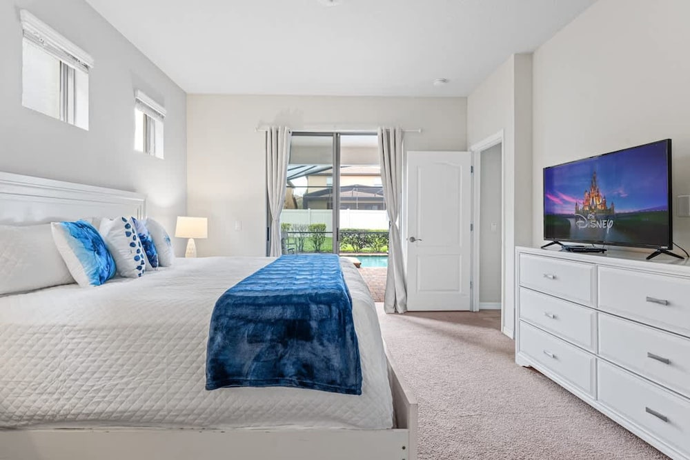 Pet Friendly Amazing 5 BR Sleeps 10 Ww2116
