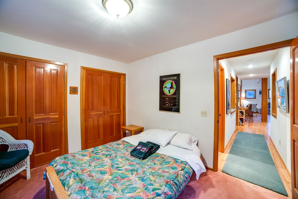 51SL - Ping Pong - Fireplace - D/W - W/D - Sleeps 8 view 2