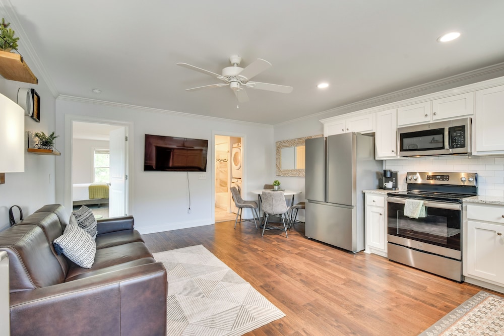 Walk to Shops & Dining: Downtown Condo in Helen