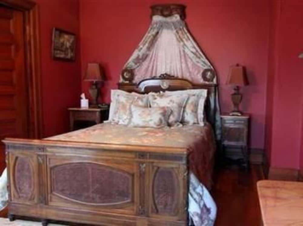 1897 Beekman House