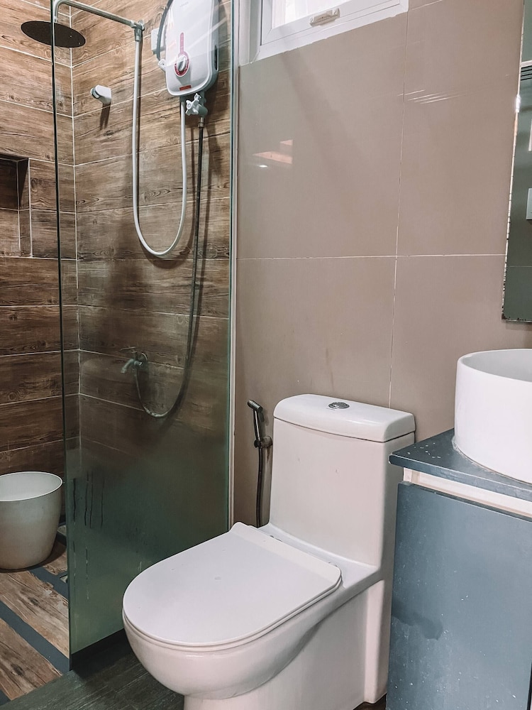 2BR Laid Back Apartment, Near Beach