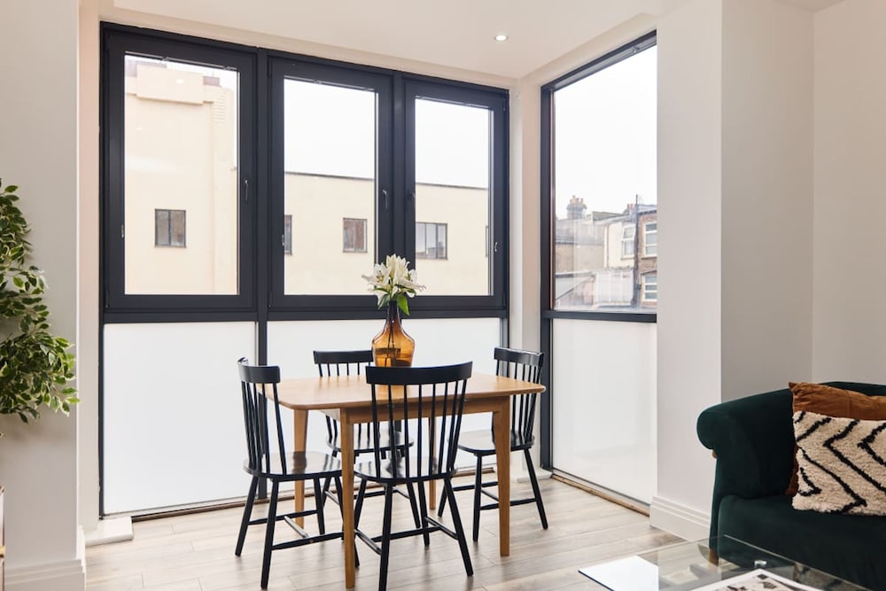 The Harlesden Hideout - Charming 2bdr Flat