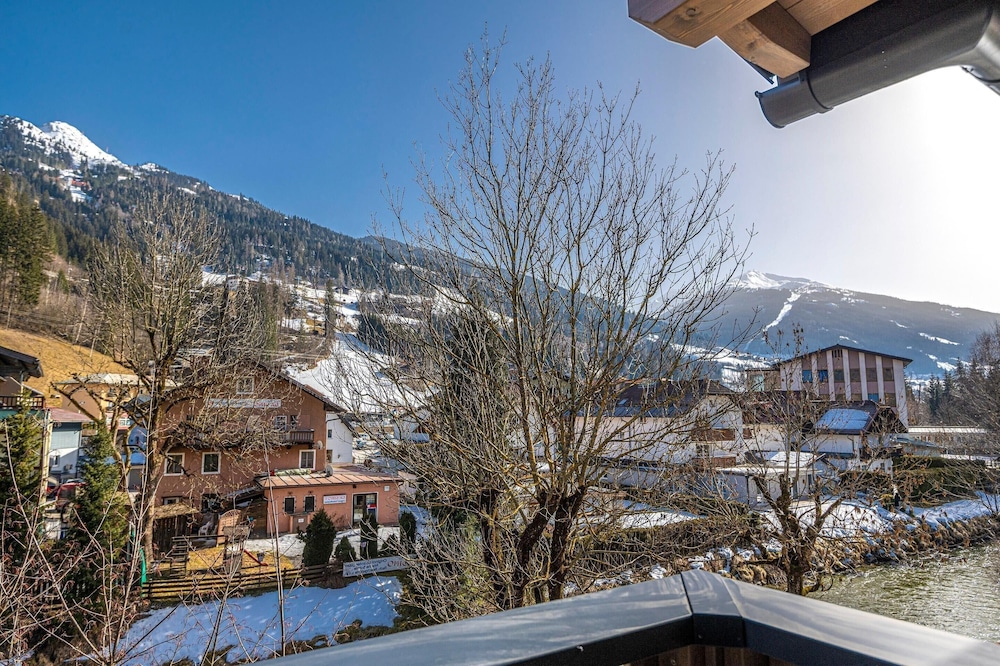 Charming Apartment in Salzburg Without Deposit