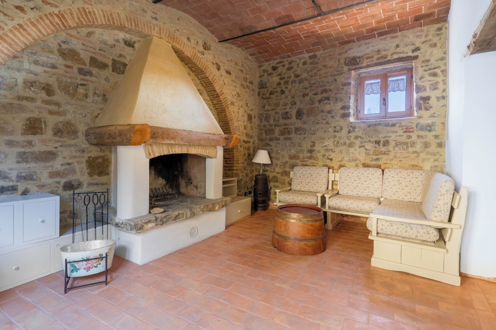 Le Fonti Apartments With Ac Near Siena
