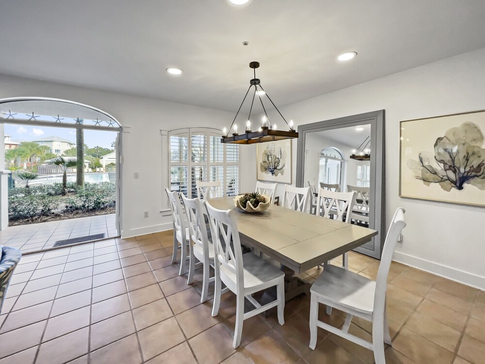 Lagoon Lounge 3 Bedroom Condo by RedAwning view 5