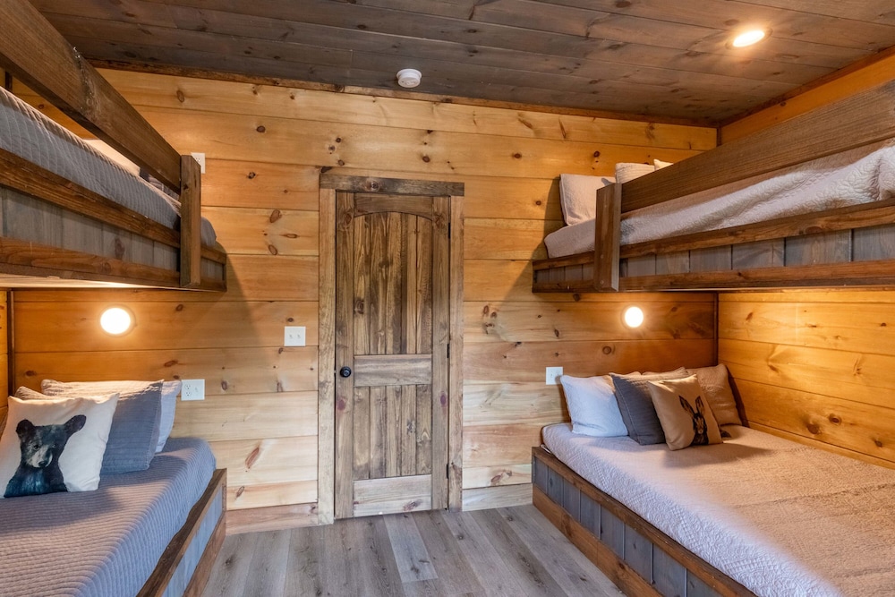 Raccoon Ridge Retreat - Gatlinburg Mountain Escape