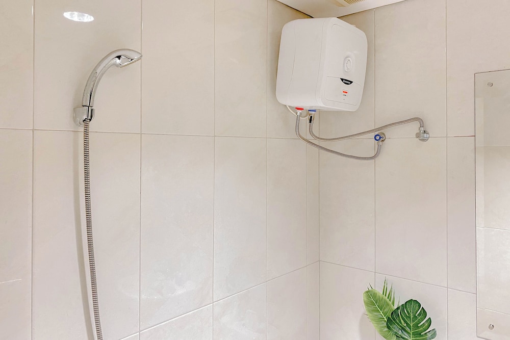 Best Furnished And Homey Studio Nifarro Park Apartment