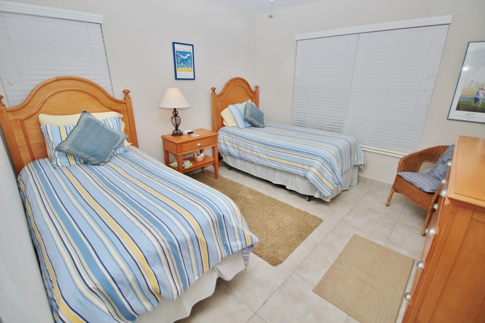 Colony Beach Club 228
