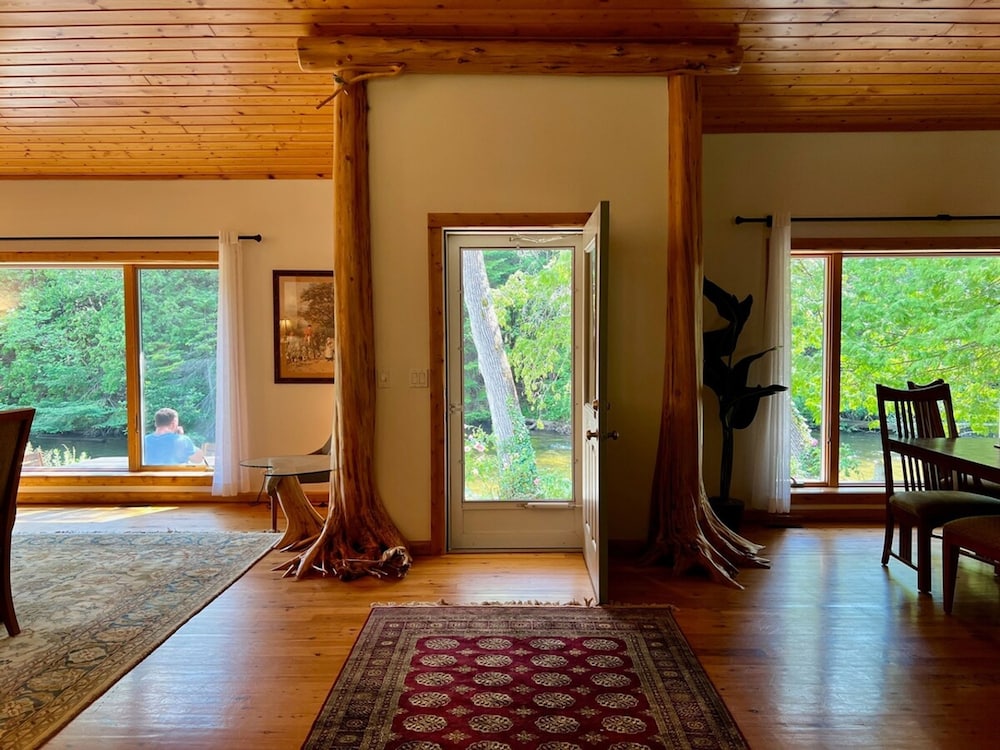 Boardman Monarch River HOT TUB Fireplace