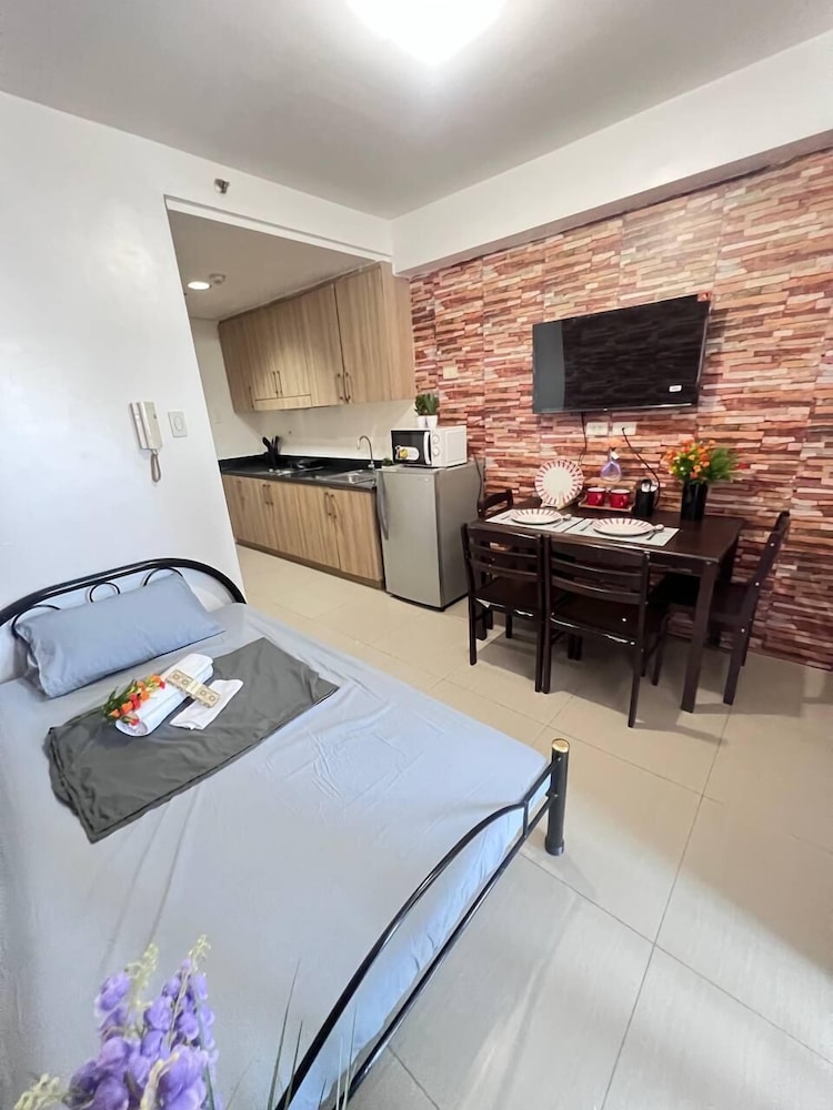 SHORE 1 RESIDENCES
