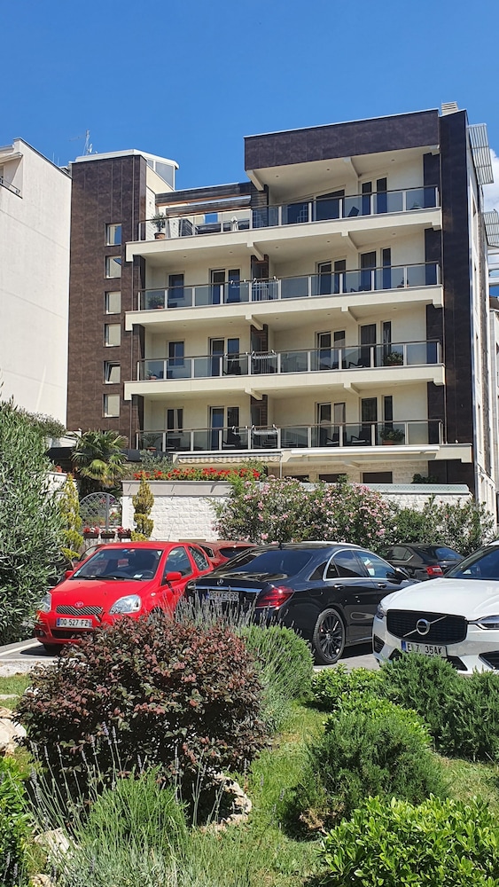 Apartments M Palace