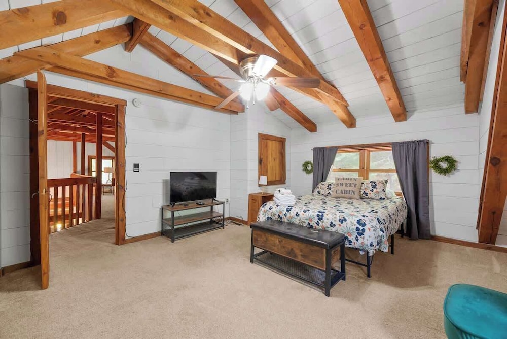 Outdoors Sleeps7 Family Getaway Fun Arcade