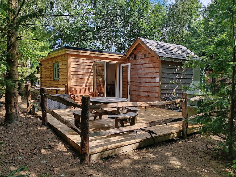 Hayne Barn Estate - Private Estate : 6 Eco Lodges - 1 Studio