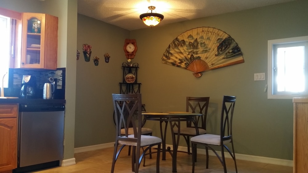 Eileen's Bed & Breakfast - Guest House