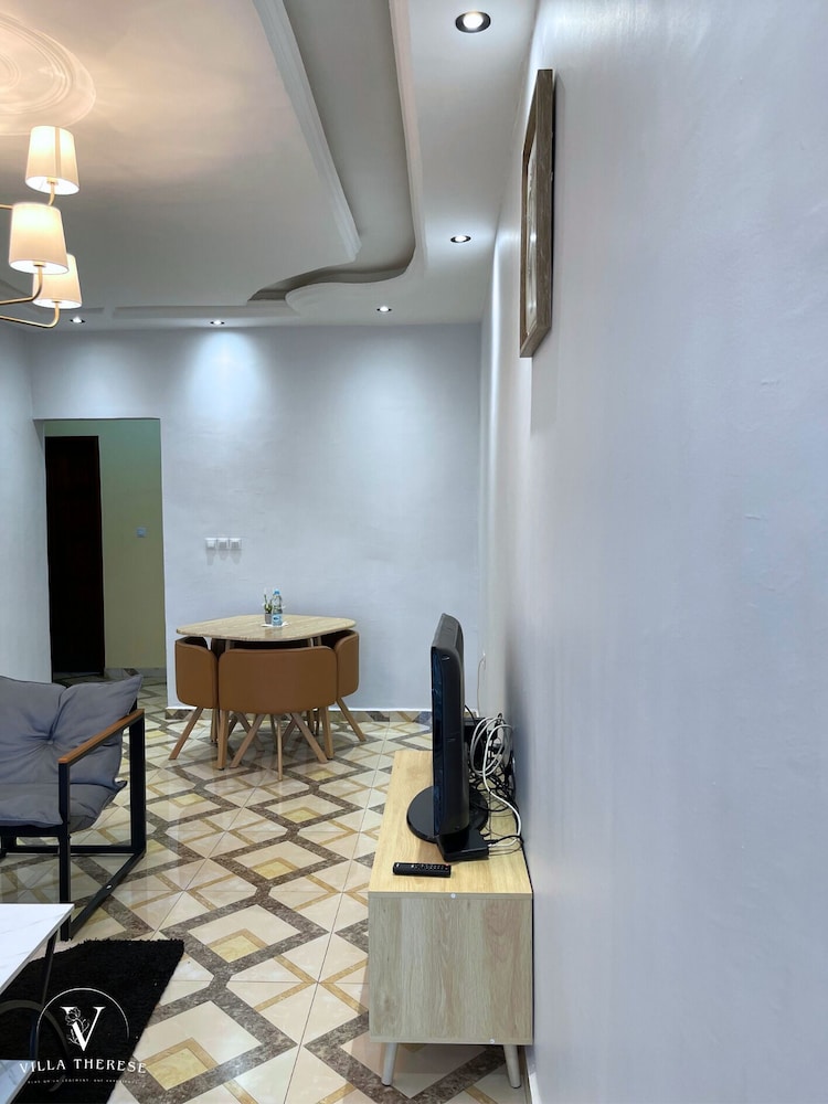 Appartement Meublé de 2 chambres a Odza